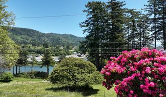 337 SPRUCE Dr, Brookings, OR 97415