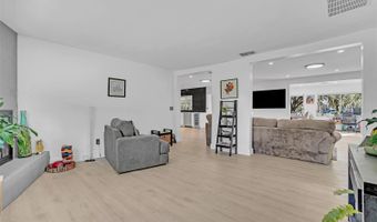 733 OVERLOOK Dr, Apopka, FL 32703