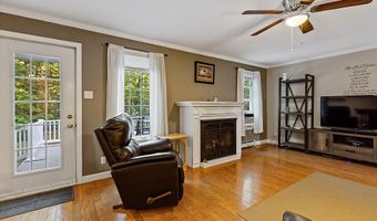5 Little Village Ln, Belgrade, ME 04917
