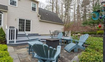 40 Overbrook Rd, Madison, CT 06443