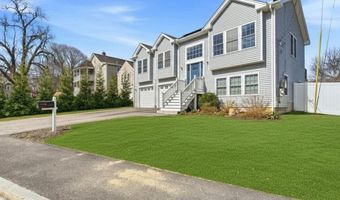 29 Calumet Ave, Johnston, RI 02919