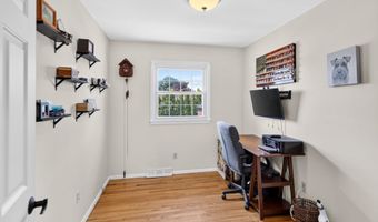 33 Hawthorne Ct, Albany, NY 12211