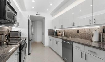 19500 Turnberry Way 7A, Aventura, FL 33180