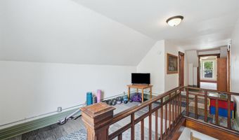 329 W 5th St, Auburn, IN 46706