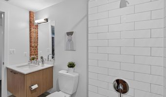 515 N WASHINGTON St 105, Alexandria, VA 22314