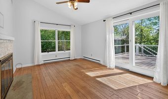 2 Spice Bush Ln, Branford, CT 06405
