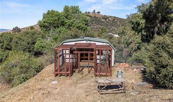 32651 Teller Ave, Agua Dulce, CA 91390
