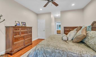 40 BUNKER HILL Dr, Allentown, NJ 08501