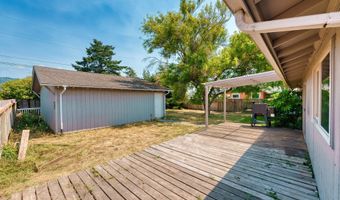 388 TANBARK Rd, Brookings, OR 97415