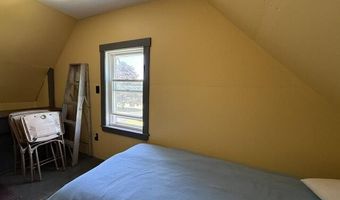 10 Palm St, Baileyville, ME 04694