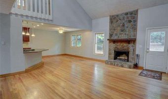 639 Lakeshore Dr, Berkeley Lake, GA 30096