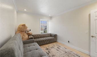 6070 E Smt, Anaheim, CA 92807