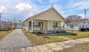 134 W College St, Aurora, MO 65605