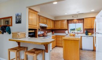 19801 OLMSTEAD Rd NE, Aurora, OR 97002