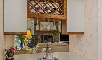 403 Arbor Glen Dr, Ballwin, MO 63021