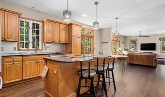 4 Stonecarry Way, East Greenwich, RI 02818