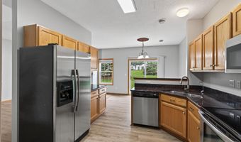 6524 154th St W 107, Apple Valley, MN 55124