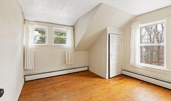 585 Riverside Dr, Augusta, ME 04330