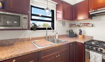 125 Park Ave C1, Amityville, NY 11701