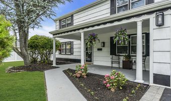 15 Inglewood Ln, Aberdeen, NJ 07747