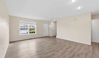 1075 Shady Lake Dr, Columbus, OH 43228