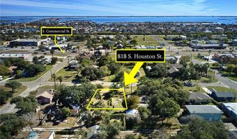 818 S Houston St, Aransas Pass, TX 78336