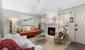 6238 Willow Ln, Boulder, CO 80301