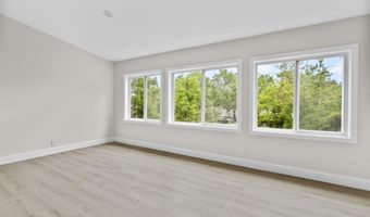 23 Dominican Rd, Branford, CT 06405