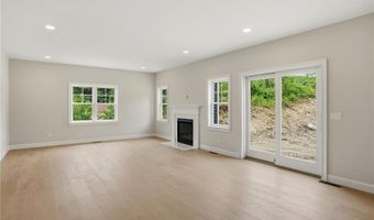 413 New River Rd, Lincoln, RI 02838