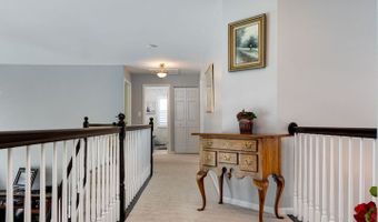 2219 Barrett Dr, Algonquin, IL 60102