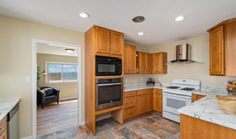 363 JJ Rd, Chugwater, WY 82210