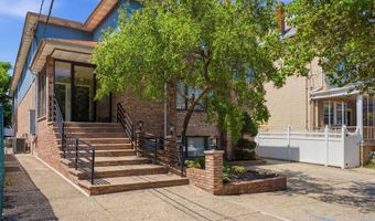 126 W 33RD St, Bayonne, NJ 07002