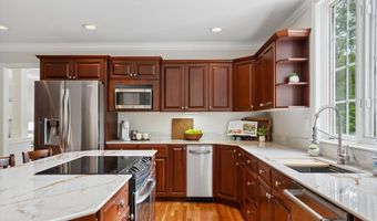 15 Strafford Ln, Bedford, NH 03110