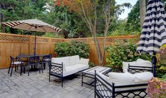 5 Pell St, Newport, RI 02840