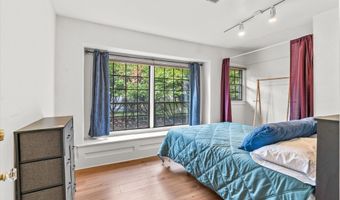 94 N 3rd St, Ashland, OR 97520