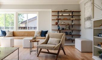 2061 N Roosevelt Ave, Altadena, CA 91001