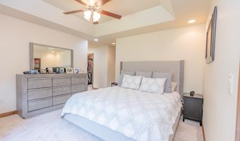 932 Emerald Pines Dr, Arnolds Park, IA 51331