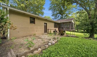 1097 Oak Tree Rd, Akron, OH 44320