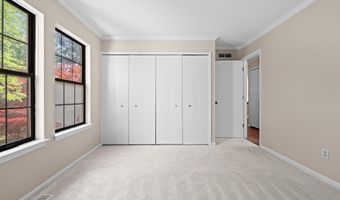 2250 Rivenoak Ct, Ann Arbor, MI 48103