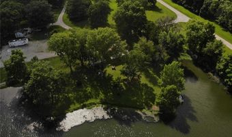 8360 Club Ln, Alma, IL 62807