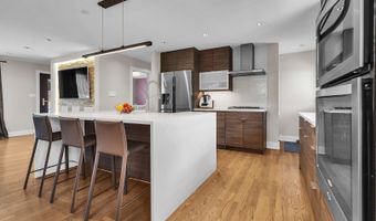 957 N HOWARD Ave, Addison, IL 60101