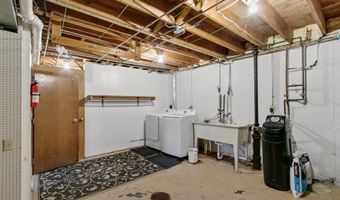 1210 Acewood Blvd, Madison, WI 53716