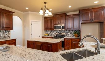 2106 Ridgecrest Dr, Weatherford, TX 76087