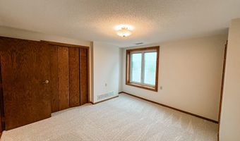 2200 Hamilton Dr 504, Ames, IA 50014