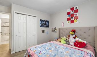 463 Londondary Dr, Ballwin, MO 63011