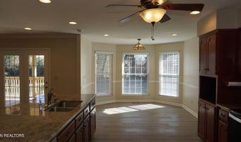 867 Westgate Dr, Alcoa, TN 37701