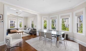 26 Narragansett Ave, Newport, RI 02840