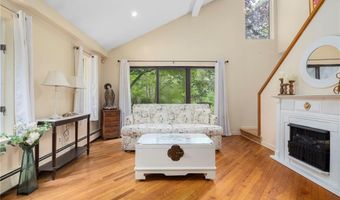 930 N Main Rd, Jamestown, RI 02835