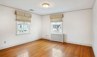 20 Elmsgate Way, East Providence, RI 02916