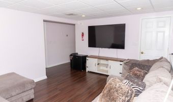 25 S Valley Rd, Bayonne, NJ 07035